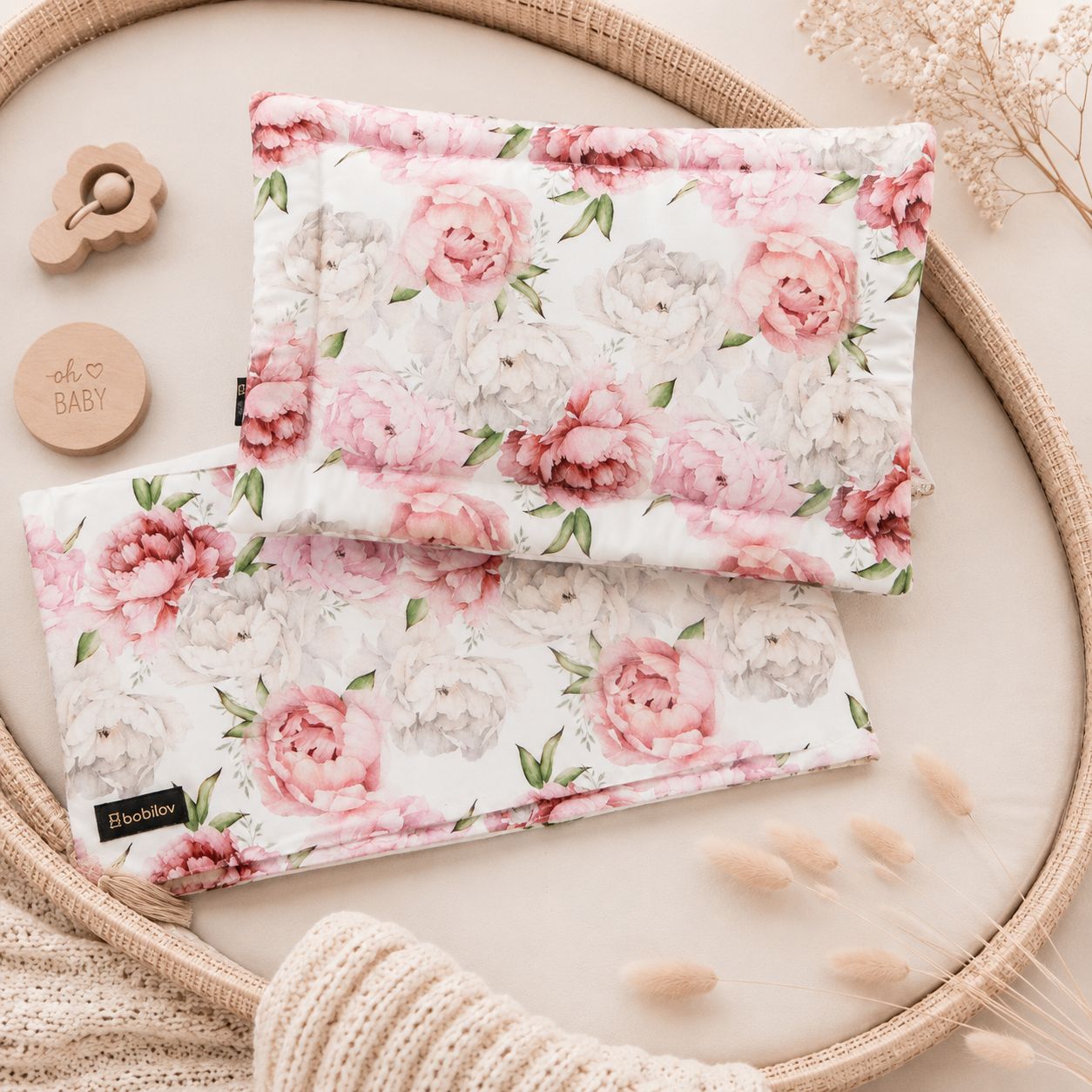 Flaches Bambus Kissen und Wickeltuch mit Fransen Set Blumen Bobilov